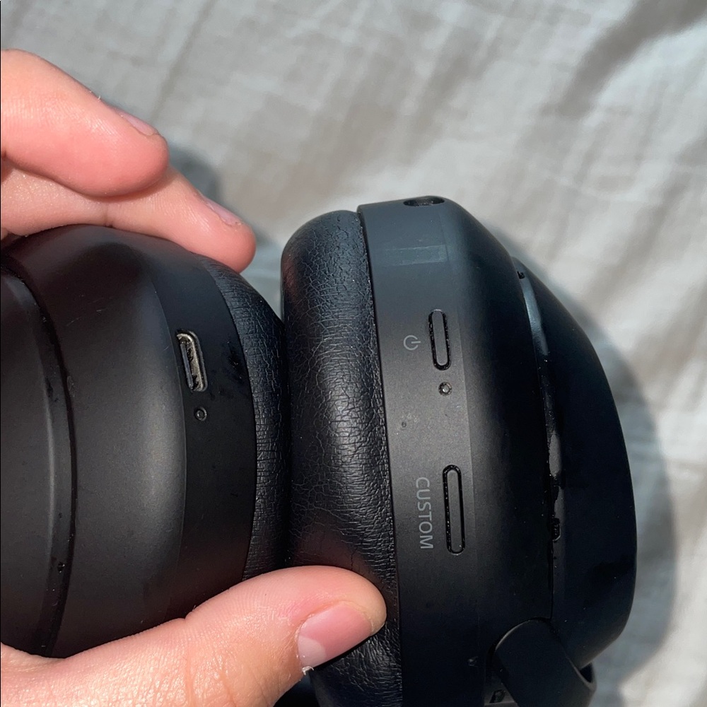 Sony WH-1000XM4 Wireless Noise Canceling Over-the-Ear Headphones - Picture 5 of 5